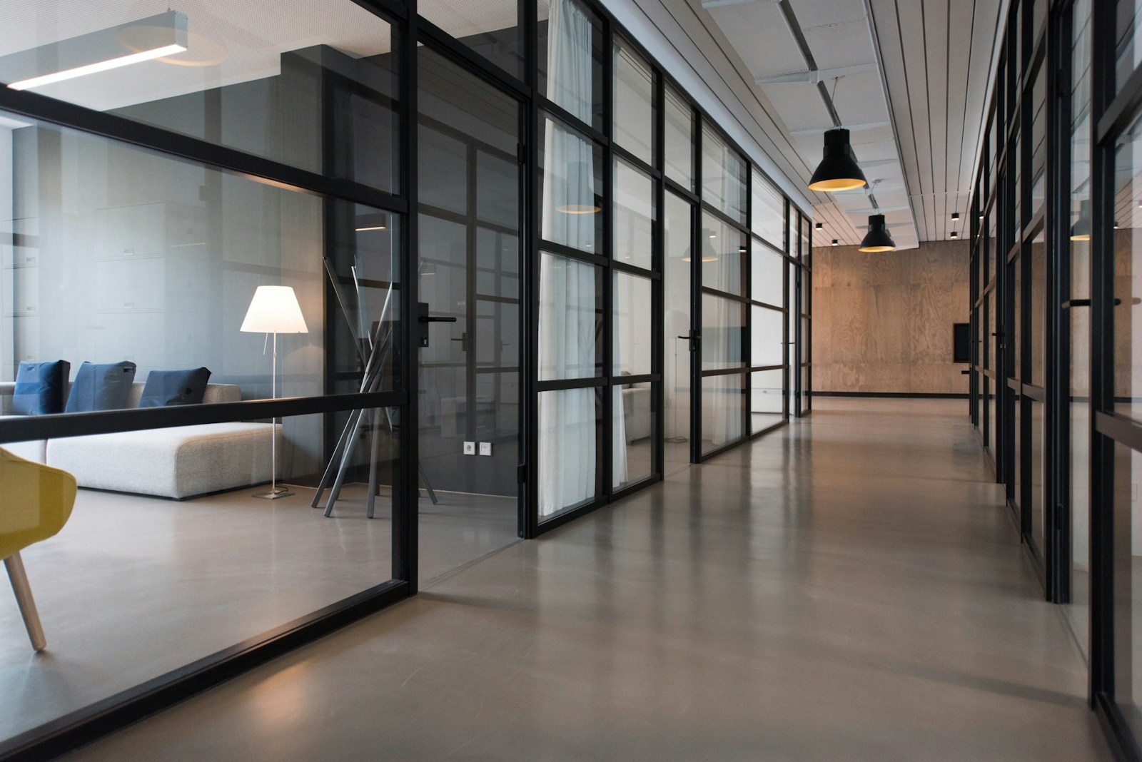 DeepLearnAcademy contact desk in Sudbury